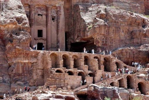 Immagine - Scavi archeologici a Petra