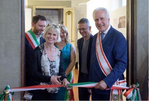 Immagine - In foto, l’inaugurazione della mostra “Cosimo I de’ Medici dallo scontro all’incontro". In primo piano il pres