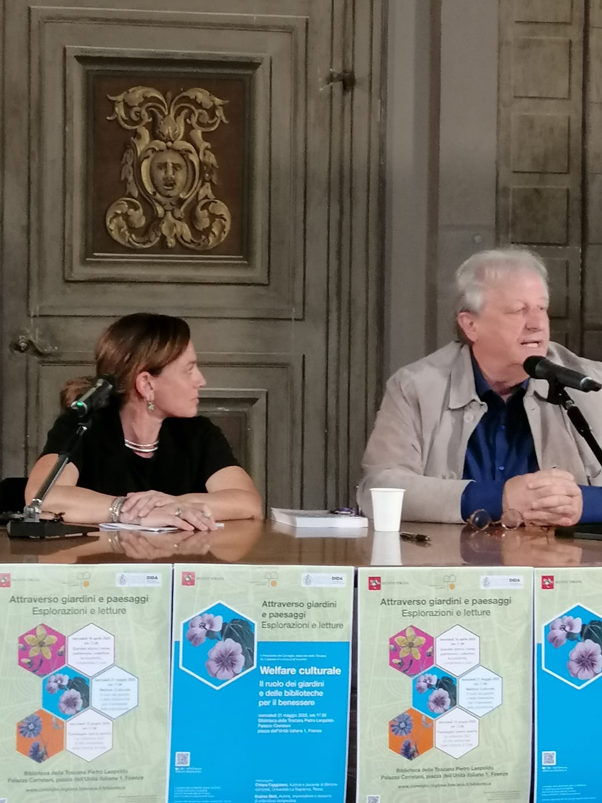 Da sinistra Chiara Faggiolani, autrice e docente di Biblioteconomia, Università La sapienza, Roma e Andrea Mati, autore, imprenditore e docente di orticoltura terapeutica