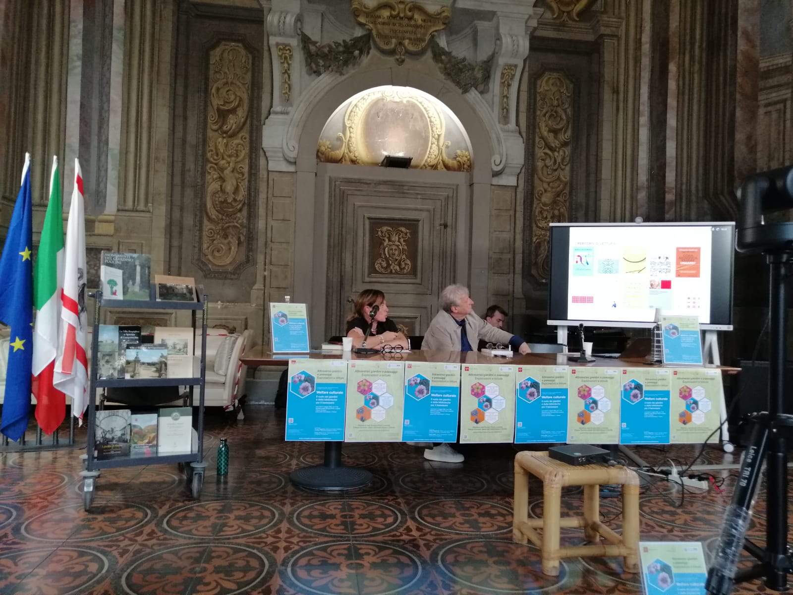 Da sinistra Chiara Faggiolani, autrice e docente di Biblioteconomia, Università La sapienza, Roma e Andrea Mati, autore, imprenditore e docente di orticoltura terapeutica