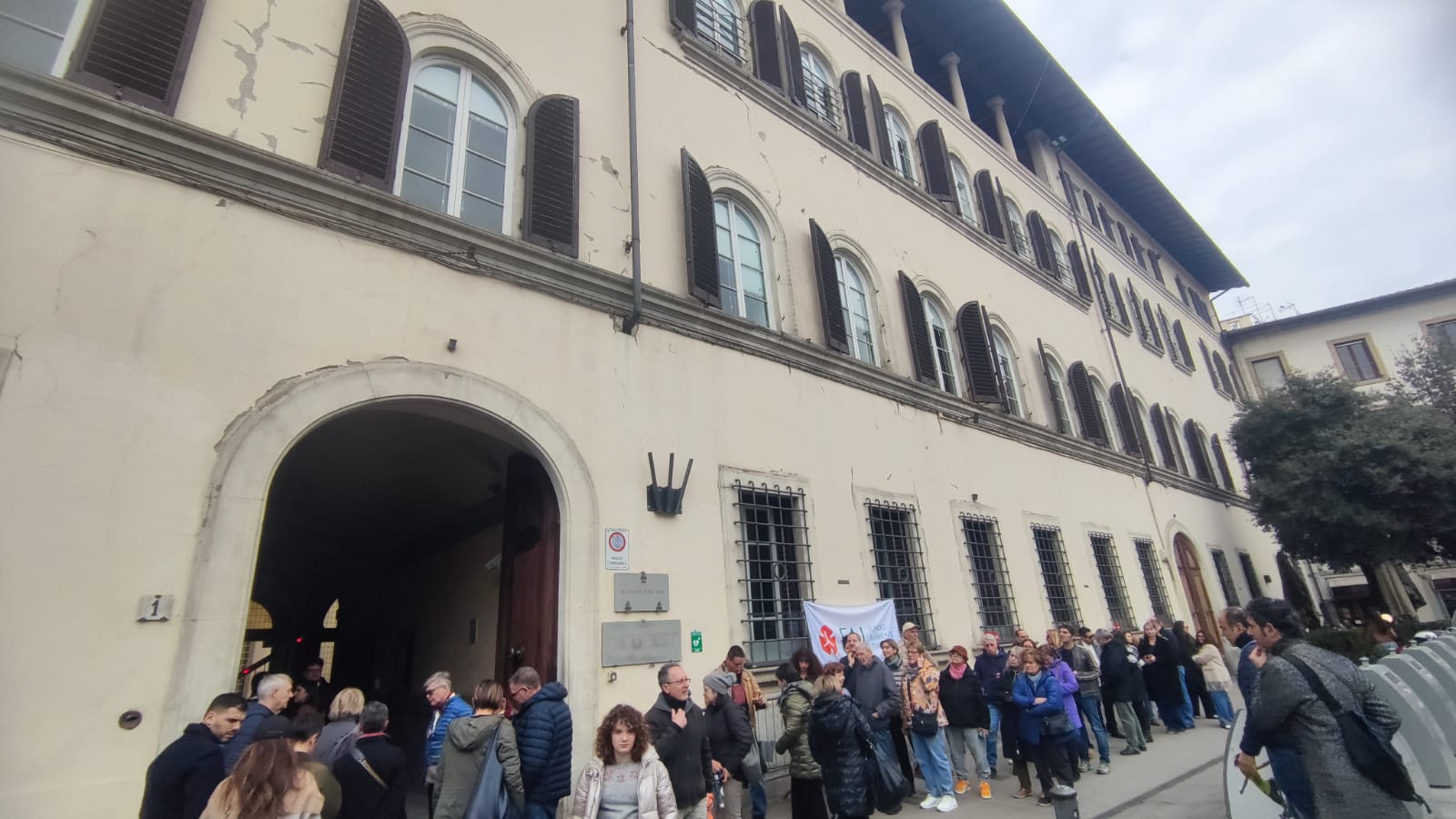 Palazzo Cerretani, visitatori Fai in attesa di iniziare la visita alle sale della Biblioteca e al palazzo