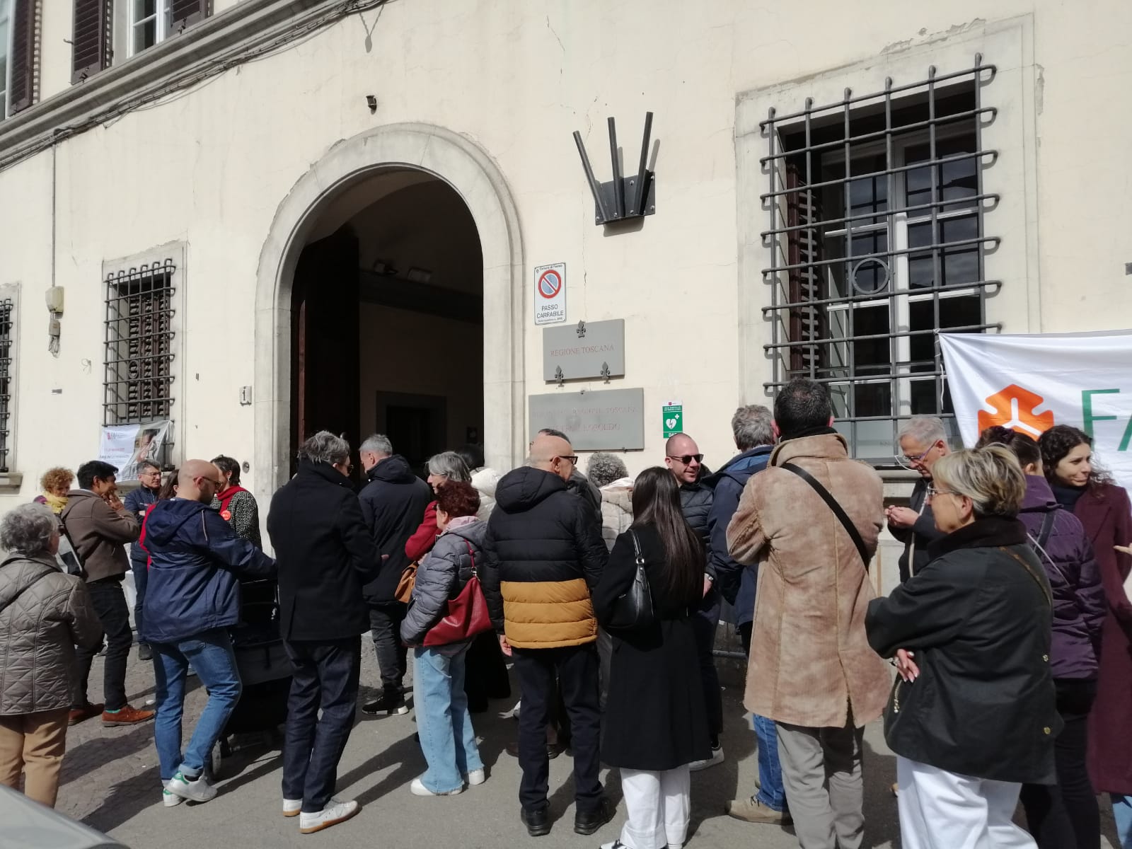Palazzo Cerretani, visitatori Fai in attesa di iniziare la visita alle sale della Biblioteca e al palazzo