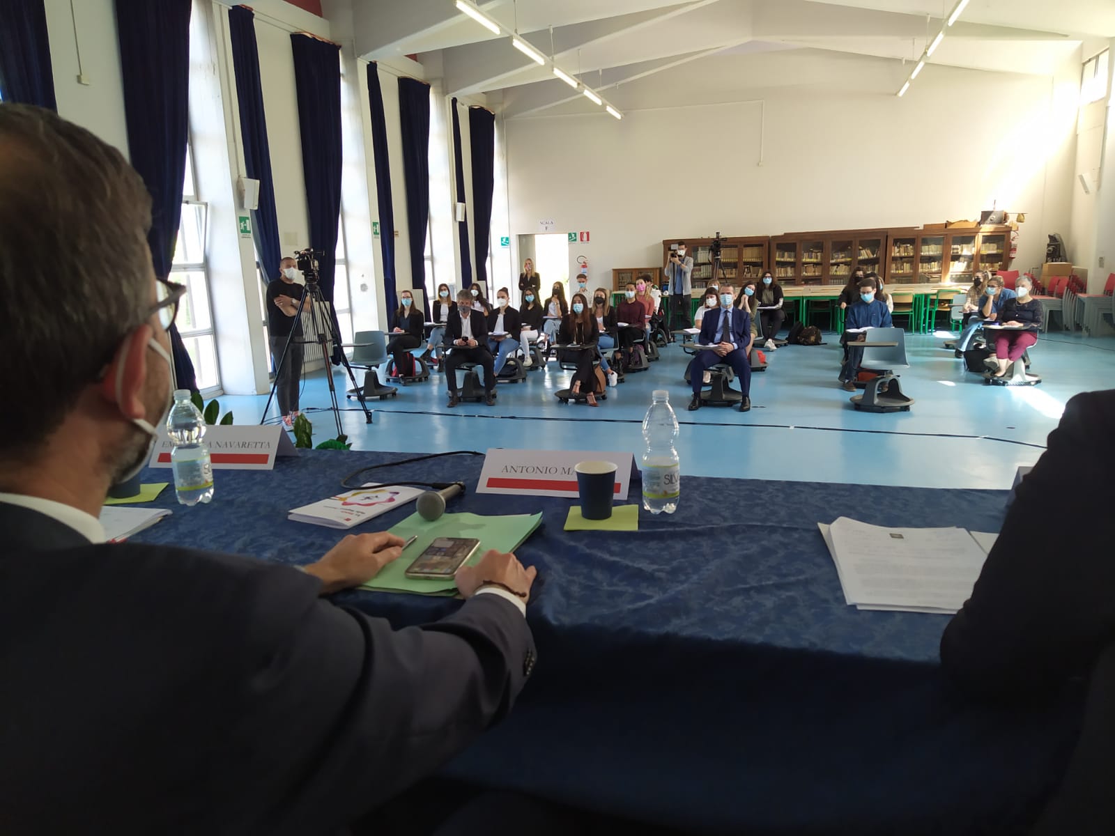 Un momento dell'incontro con gli studenti del Liceo Carducci di Pisa